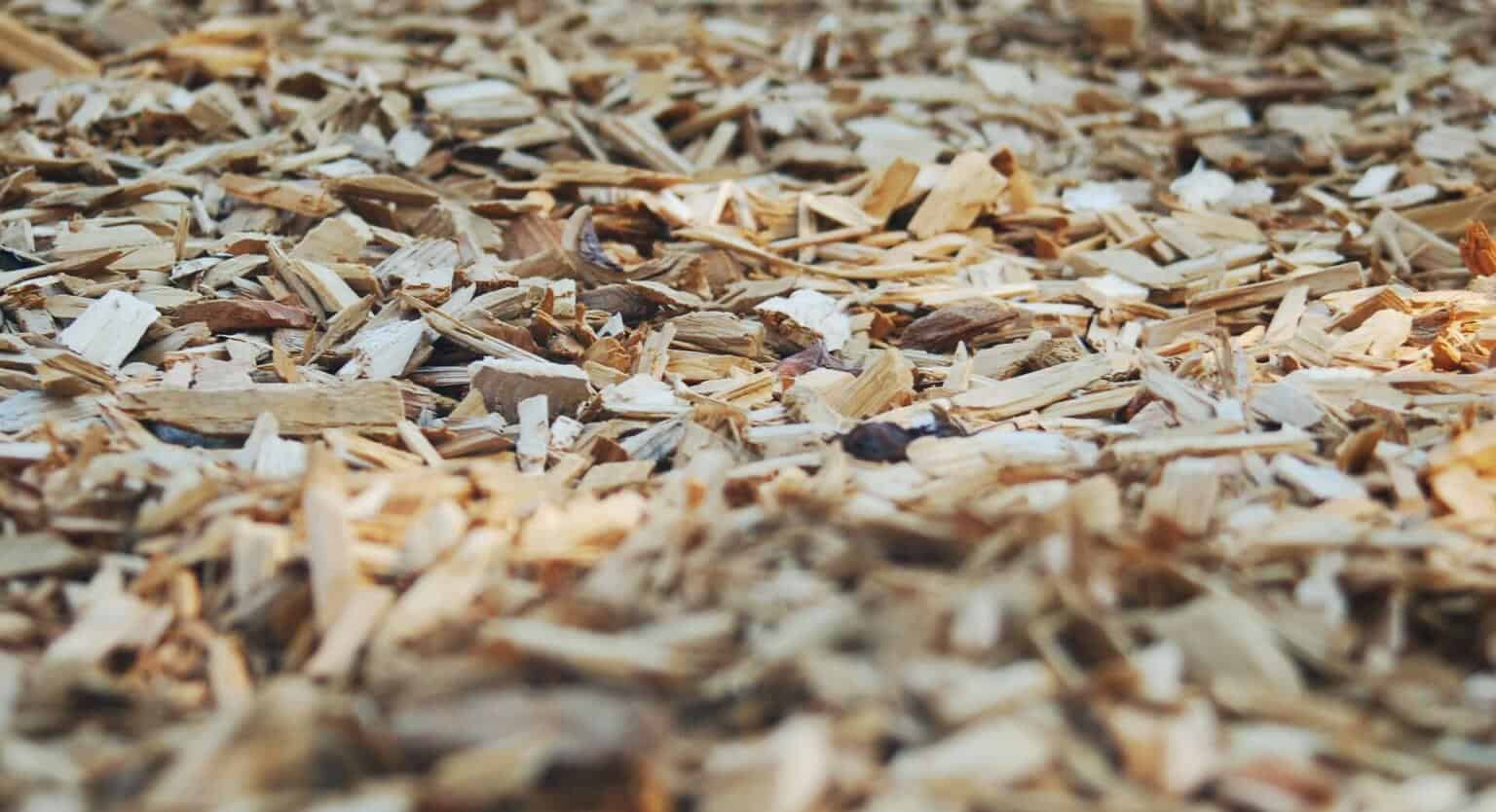 How to Lay Bark Chippings